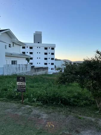 Terreno bem localizado