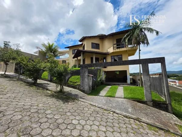 Casa em Antônio Carlos - Centro