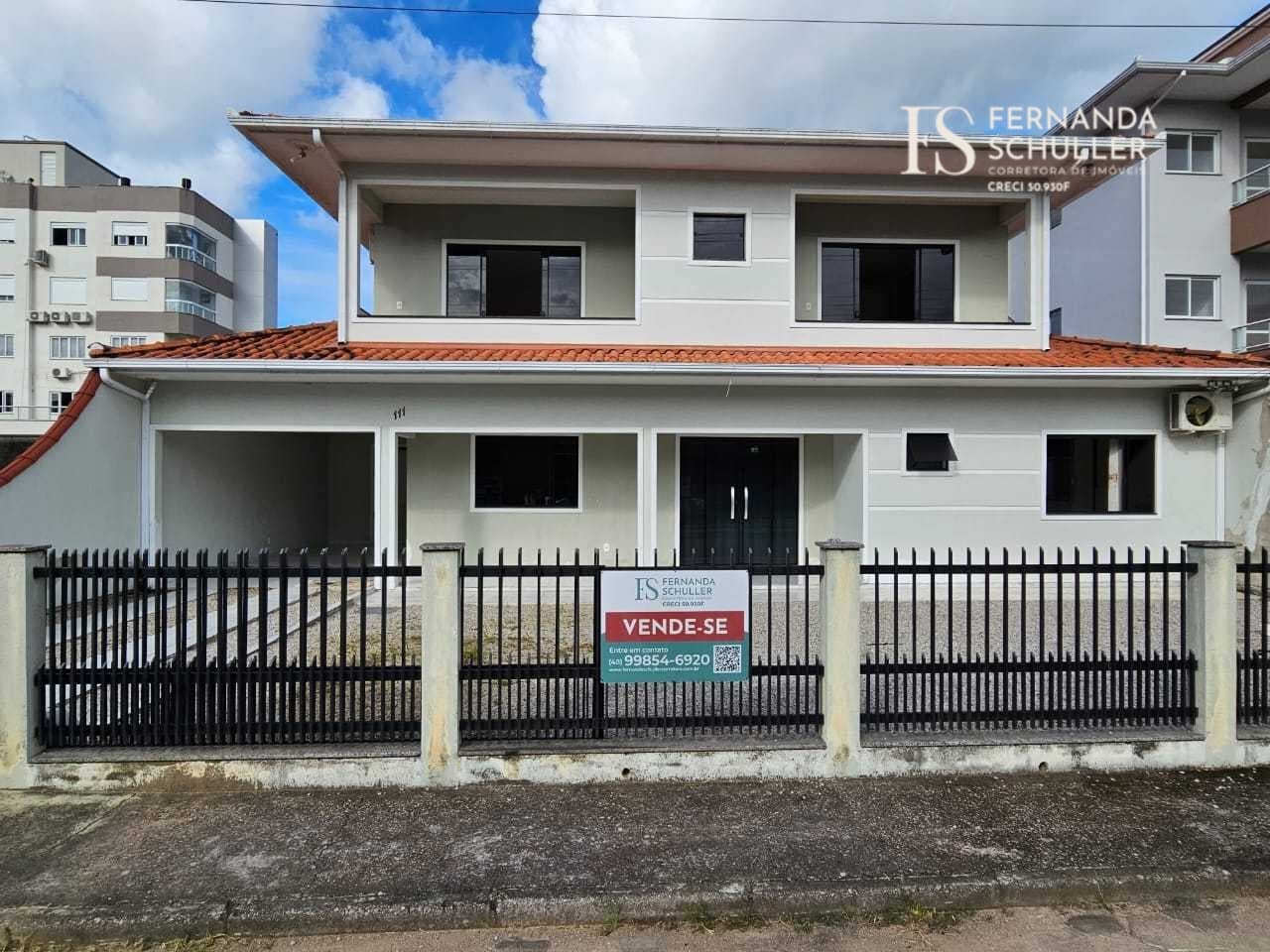 Casa em Antônio Carlos - Centro