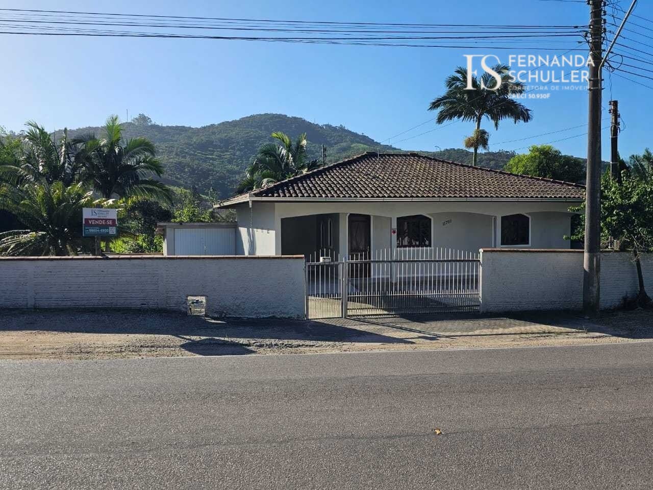 Casa em Antônio Carlos - Beira Rio