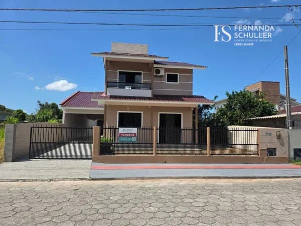 Casa em Antônio Carlos - Centro